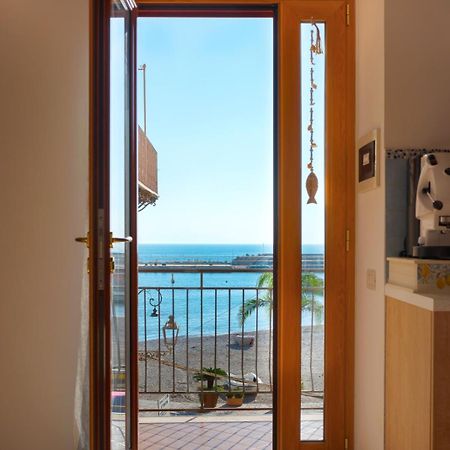Casa Vacanze "Il Baffo E Il Mare" Cetara Exterior photo