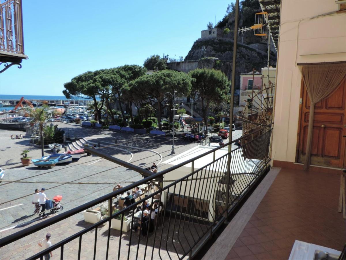 Casa Vacanze "Il Baffo E Il Mare" Cetara Exterior photo